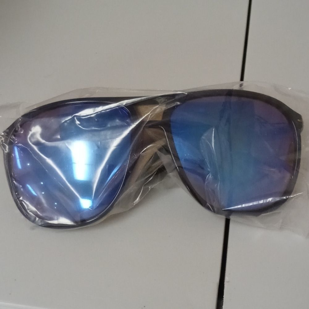 Sunglasses by treez one size